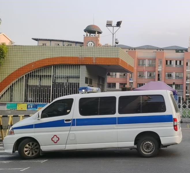 惠安救护车出租护送骨折病人一公里多少钱